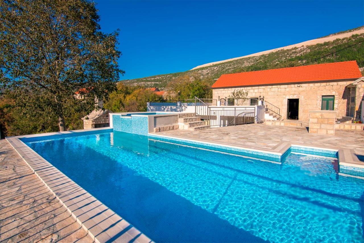 Donje RascaneDvori Stipanovi With Heated Pool And Jacuzzi别墅 外观 照片