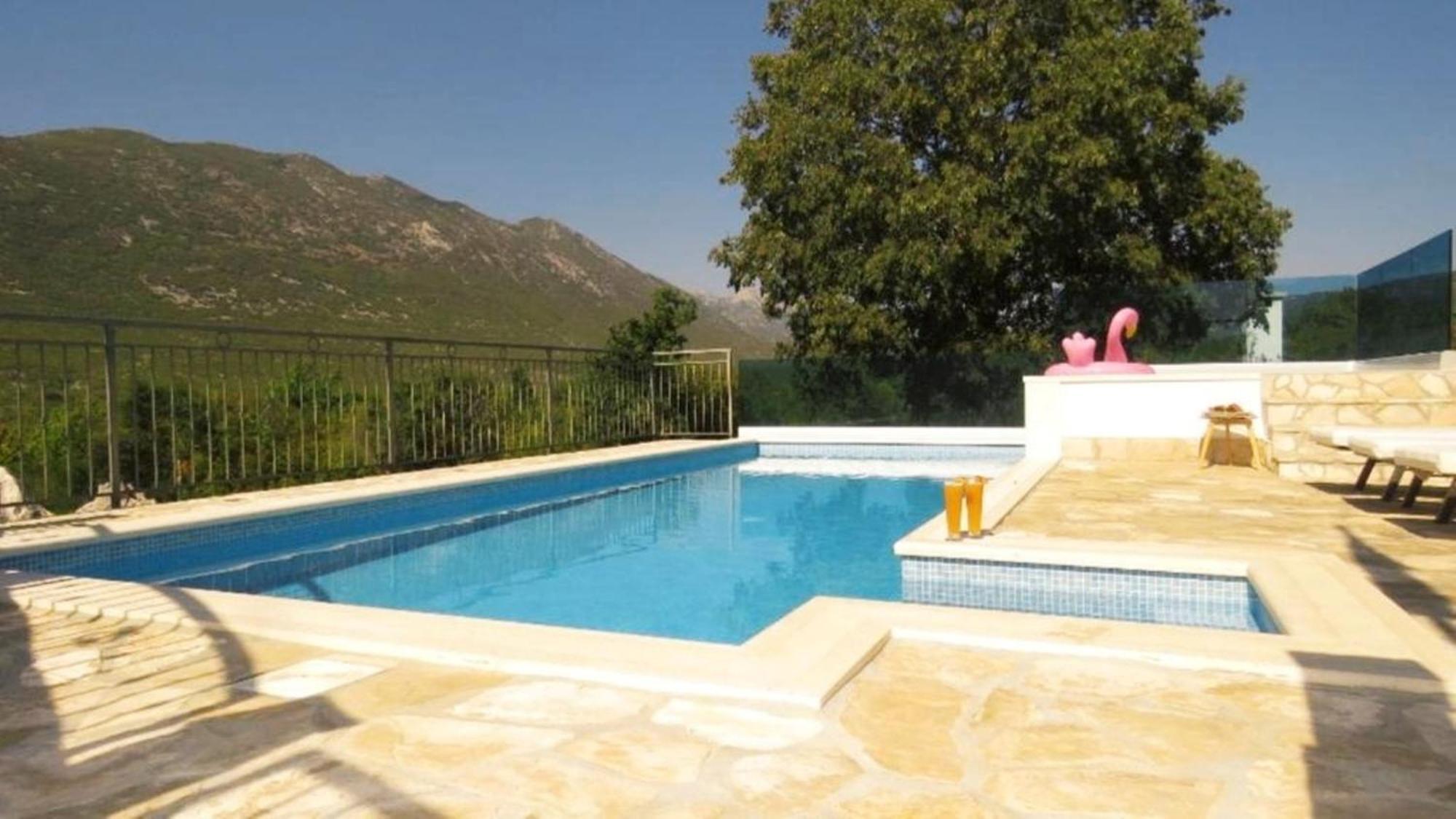 Donje RascaneDvori Stipanovi With Heated Pool And Jacuzzi别墅 外观 照片